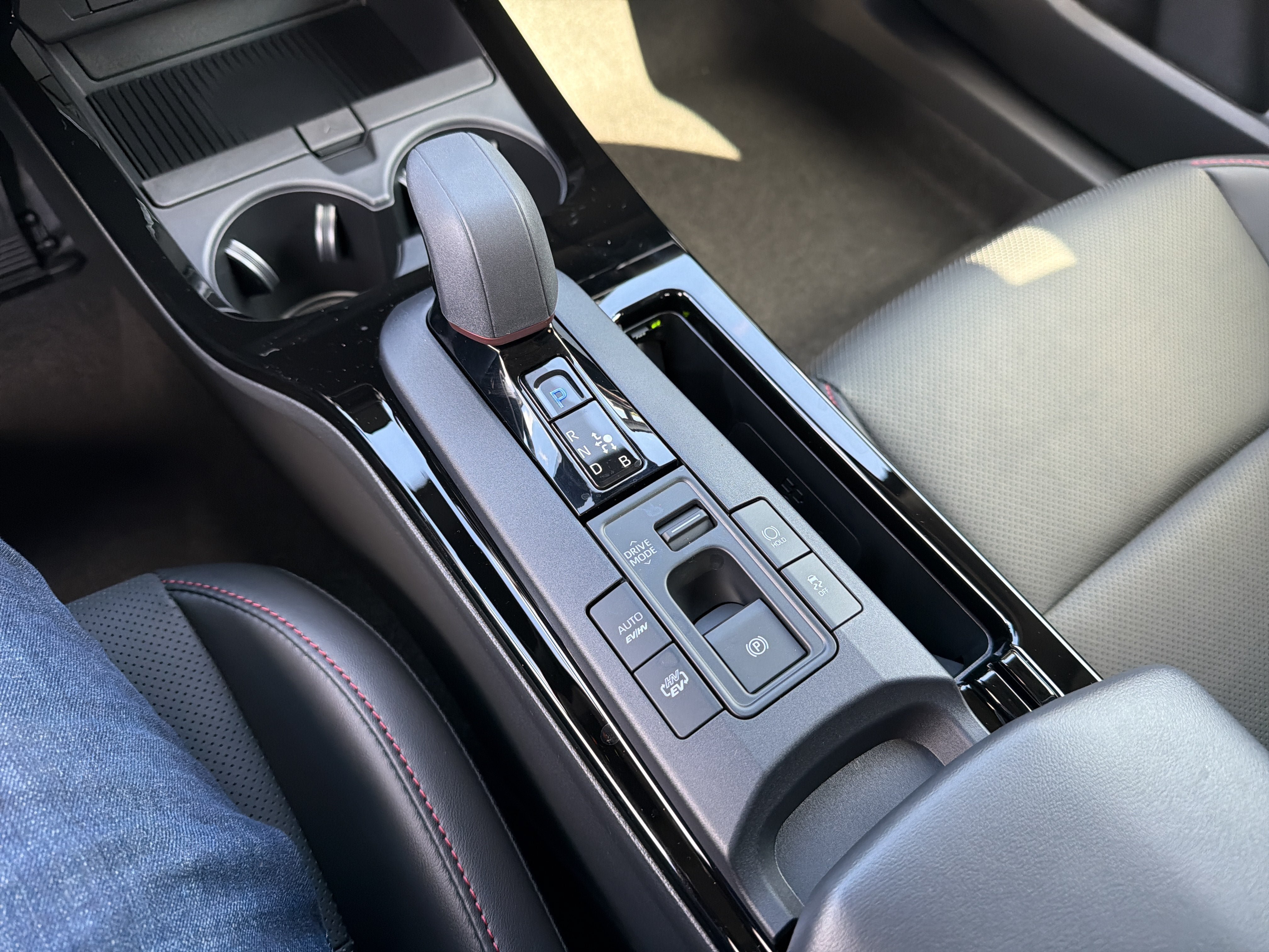 New 2026 Toyota Prius Plug-In Hybrid FWD image 21