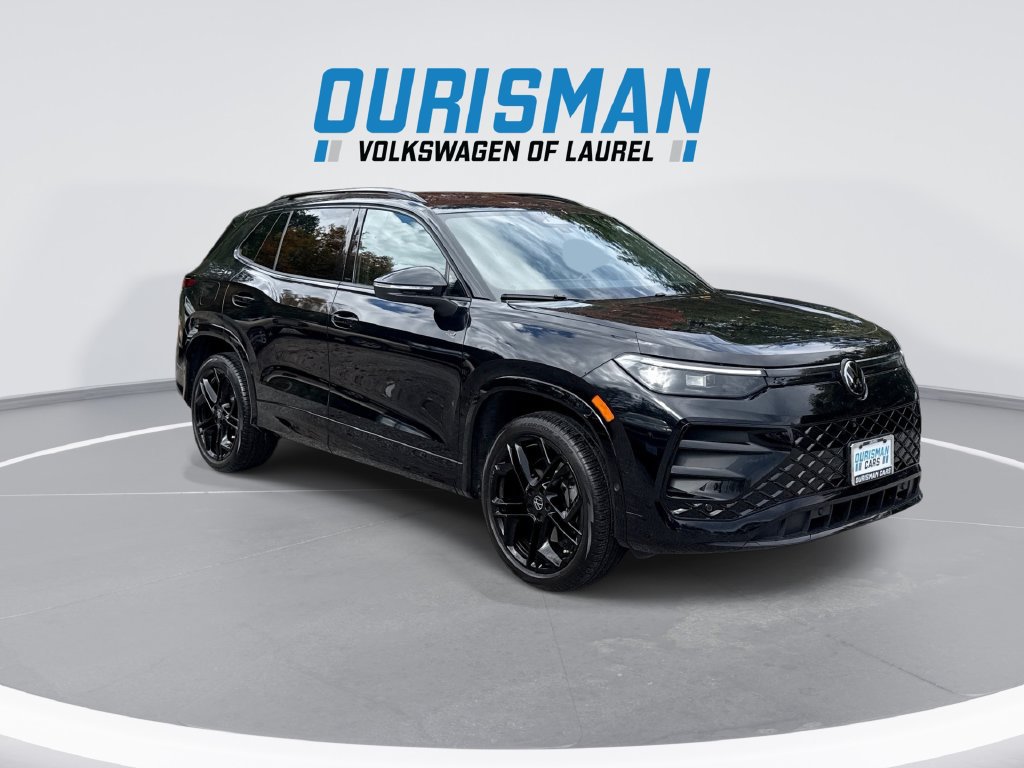 Used 2025 Volkswagen Tiguan SE R-Line AWD/4WD image 2