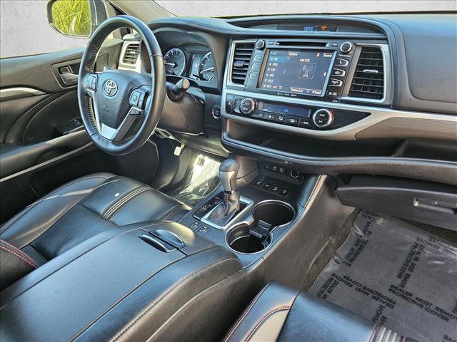 Used 2019 Toyota Highlander SE AWD/4WD image 12