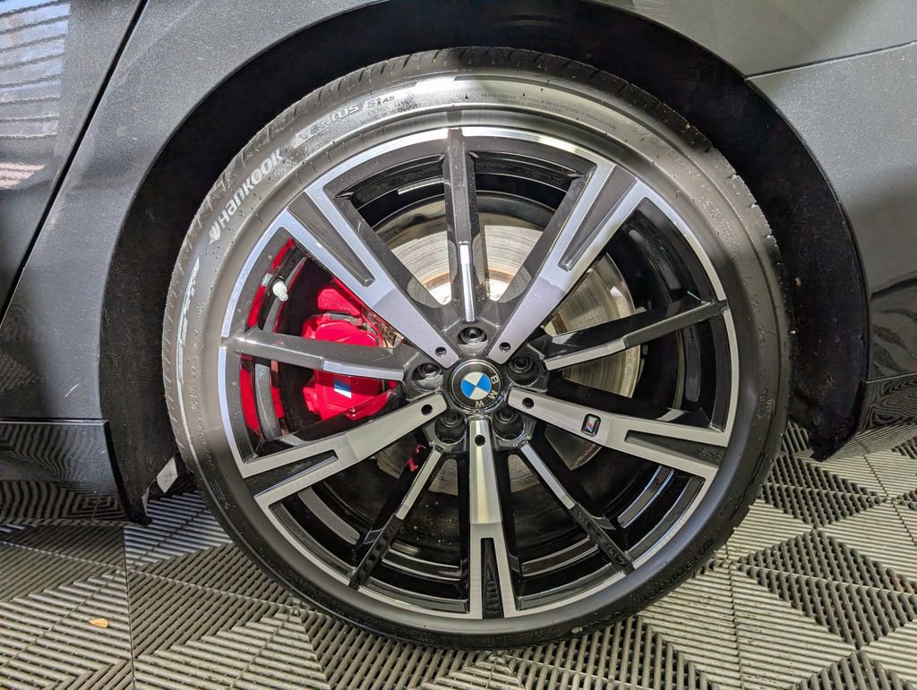 Certified 2026 BMW 550e xDrive image 11