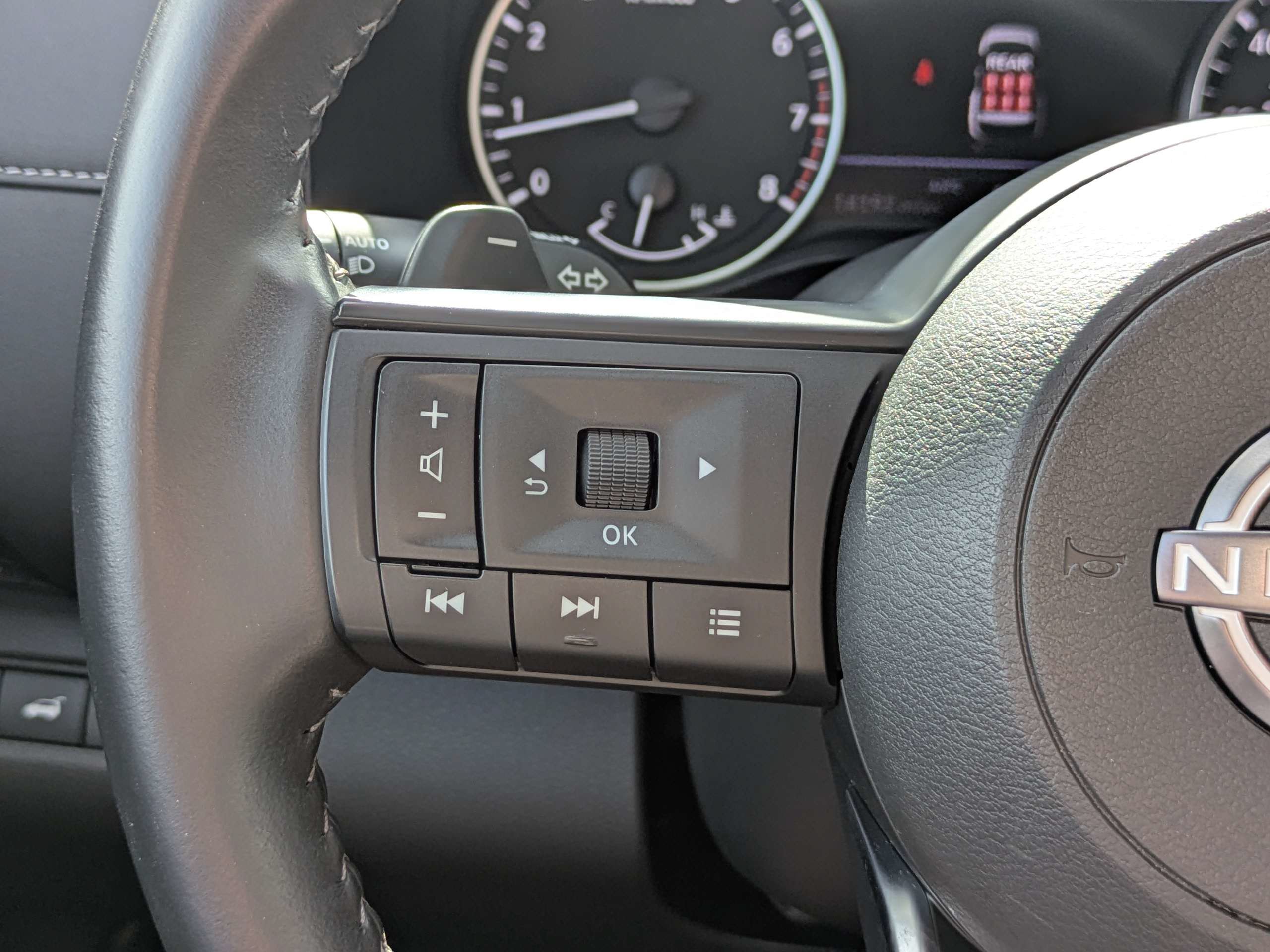 Certified 2025 Nissan Pathfinder SV AWD/4WD image 29