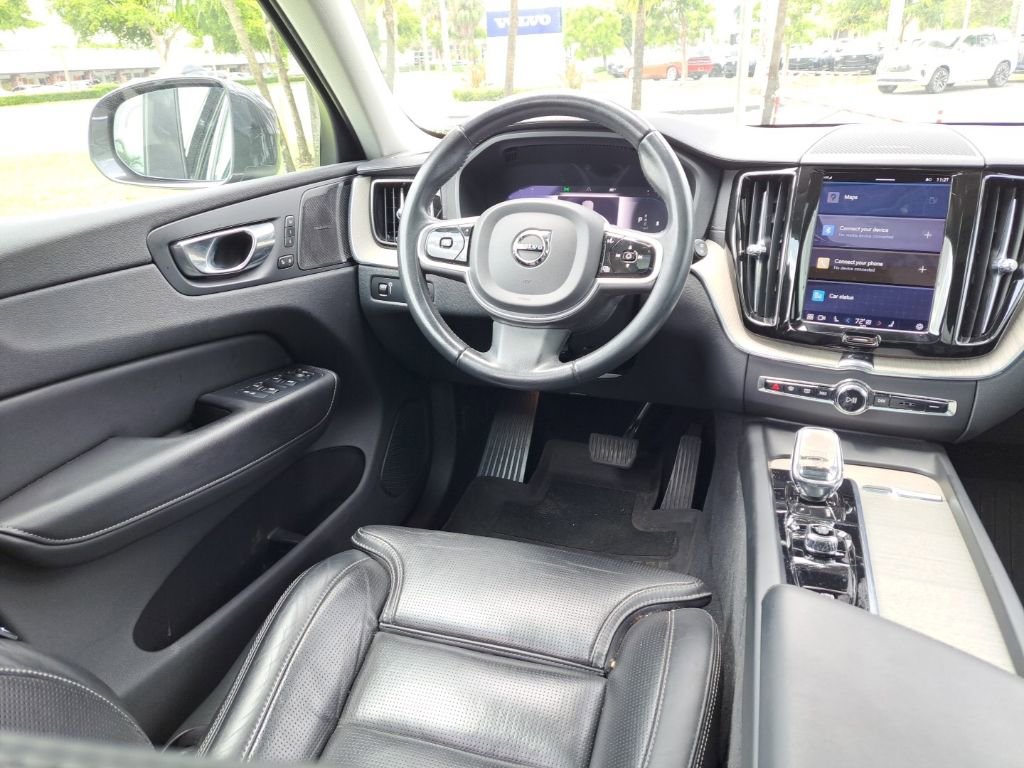 Used 2022 Volvo XC60 B6 Inscription w/ Protection Package Premier image 12