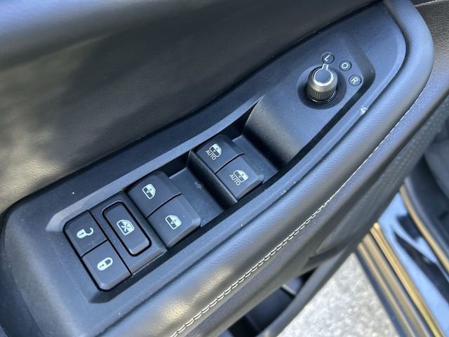 Used 2023 Jeep Grand Cherokee L Altitude AWD/4WD image 16
