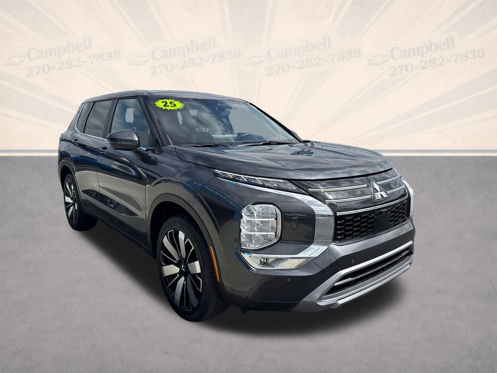 Used 2025 Mitsubishi Outlander SE image 8