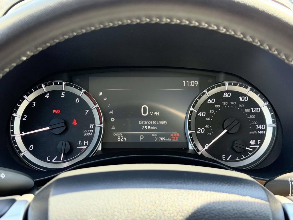 Used 2025 Toyota Highlander XLE AWD/4WD image 9