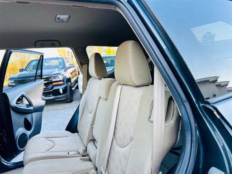 Used 2012 Toyota RAV4 4WD image 28