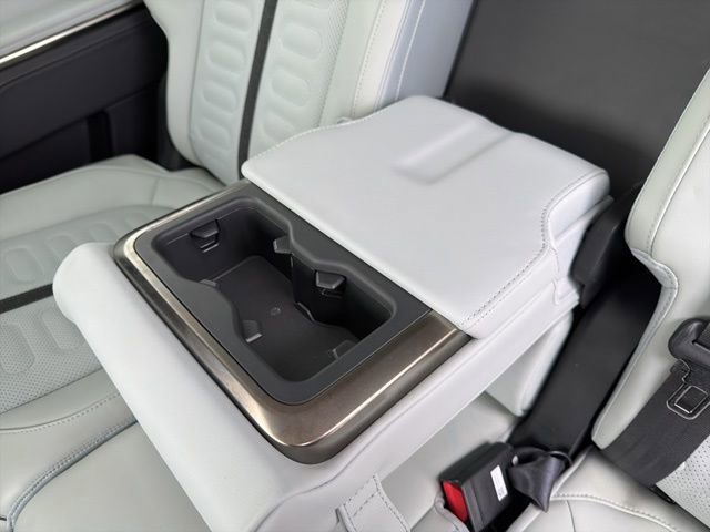 Used 2024 Rivian R1S Adventure image 26