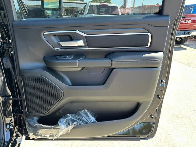 New 2026 RAM 1500 4x4 Crew Cab image 27