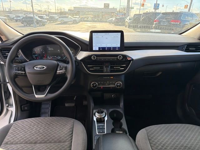 Used 2020 Ford Escape SE image 15