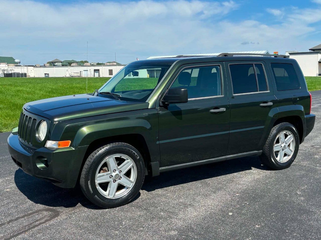 Used 2010 Jeep Patriot Sport w/ Tire & Wheel Group AWD/4WD image 1