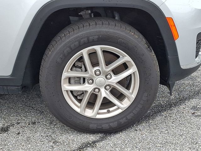 Used 2023 Jeep Grand Cherokee L Laredo AWD/4WD image 8