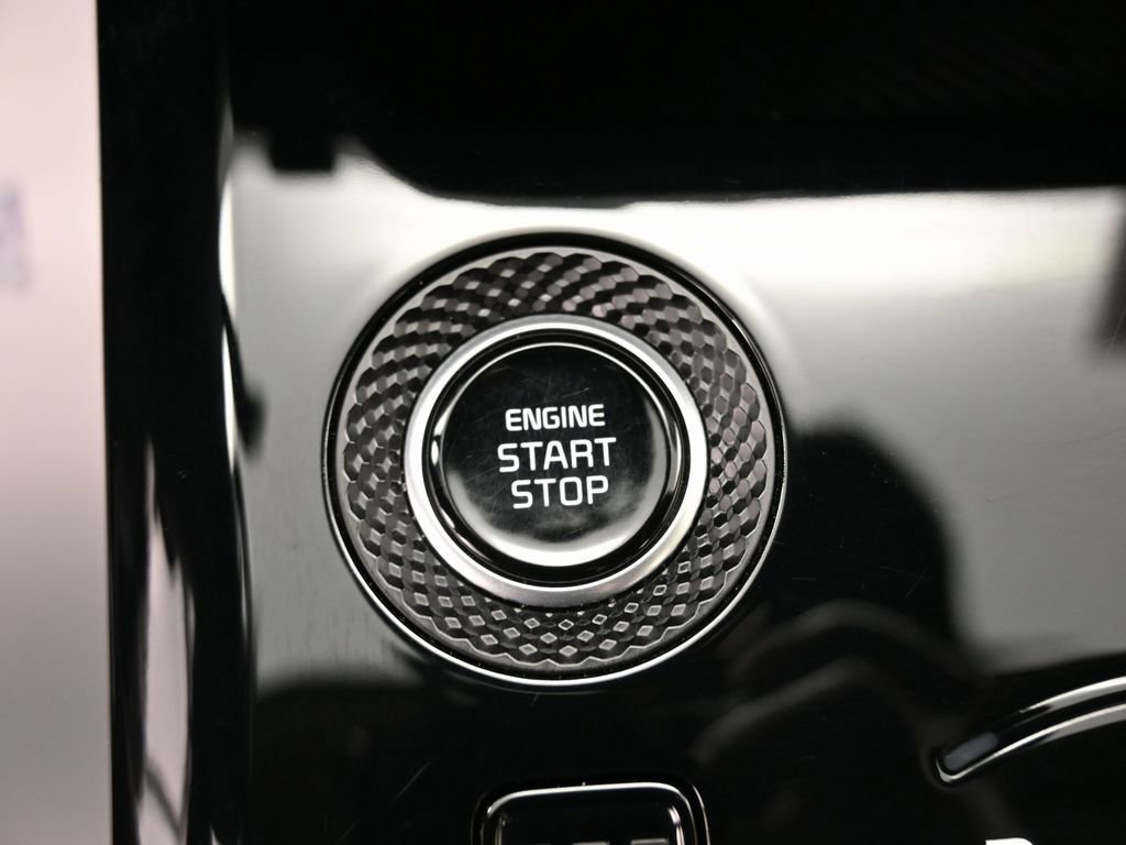 Used 2023 Kia Niro EX image 21