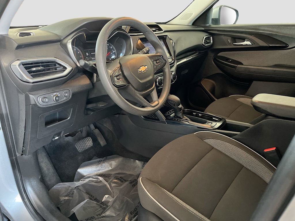 Used 2023 Chevrolet TrailBlazer LT w/ Convenience Package image 9