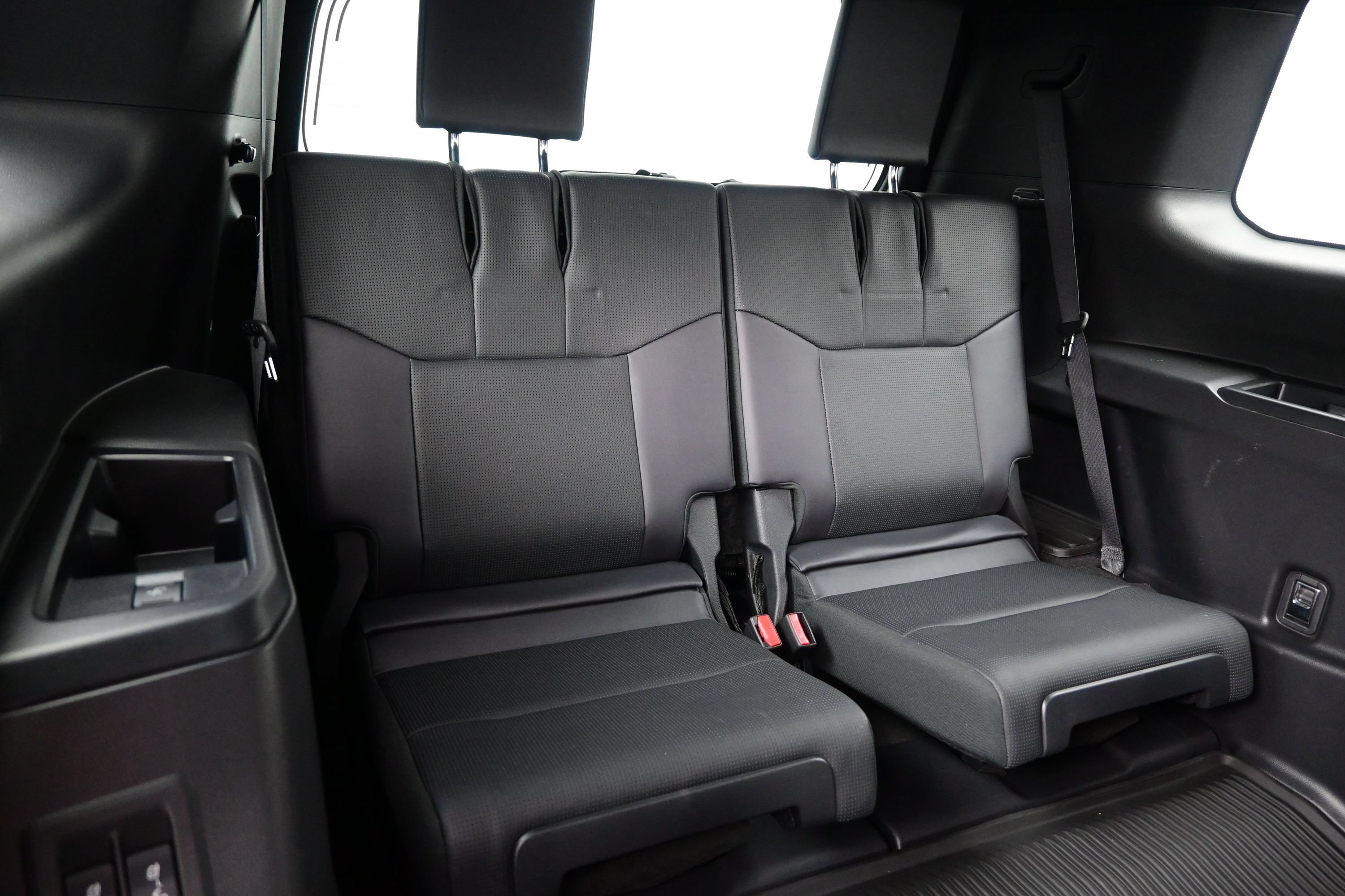 Used 2025 Lexus GX 550 w/ Accessory Package (2T) AWD/4WD image 17