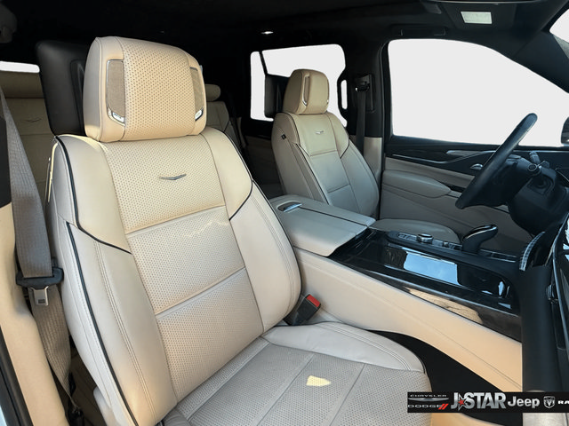 Used 2024 Cadillac Escalade Premium Luxury w/ LPO, Floor Liner Package AWD/4WD image 11