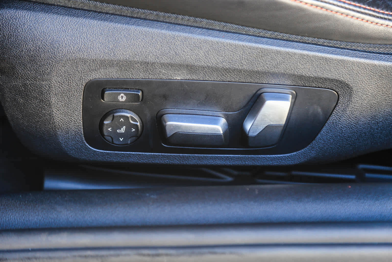 Used 2023 BMW M8 Competition image 18