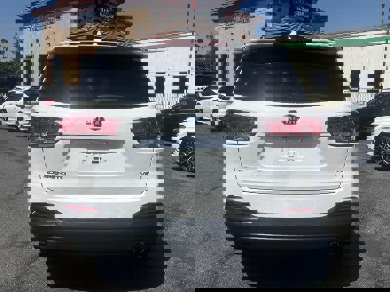 Used 2018 Kia Sorento LX w/ LX V6 Convenience Package image 15