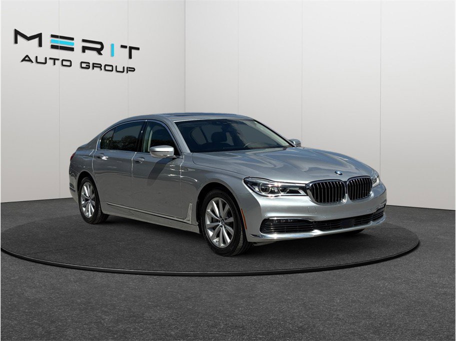 Used 2018 BMW 750i 750i Sedan 4D image 1