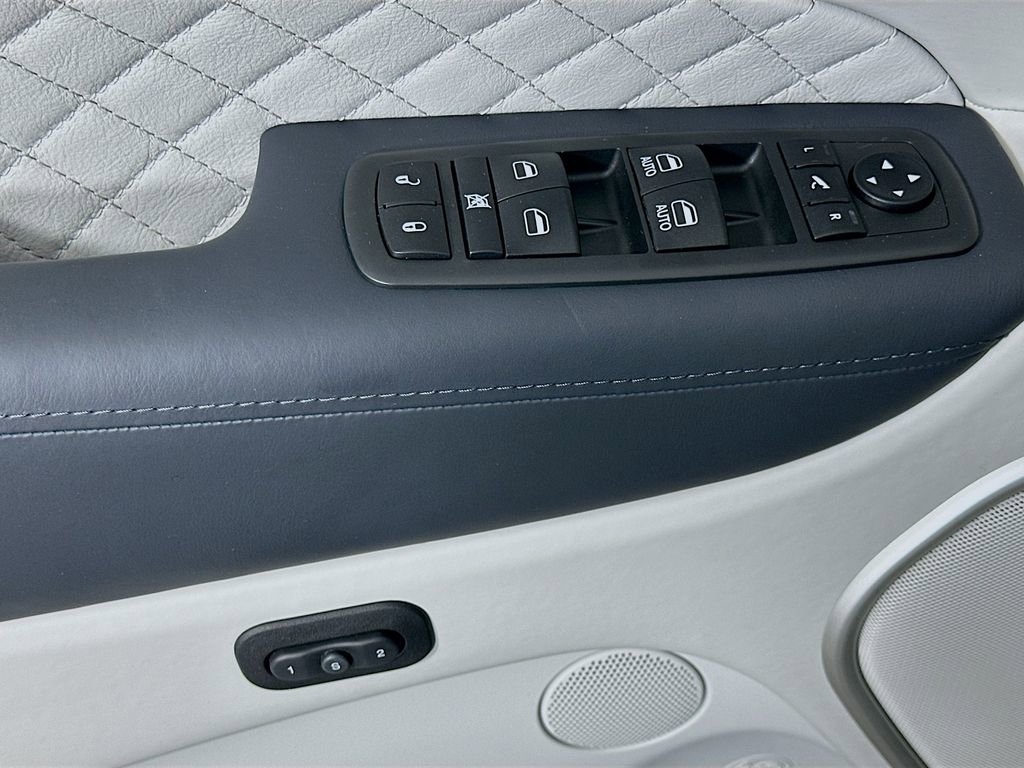 Used 2021 Jeep Grand Cherokee Summit AWD/4WD image 18