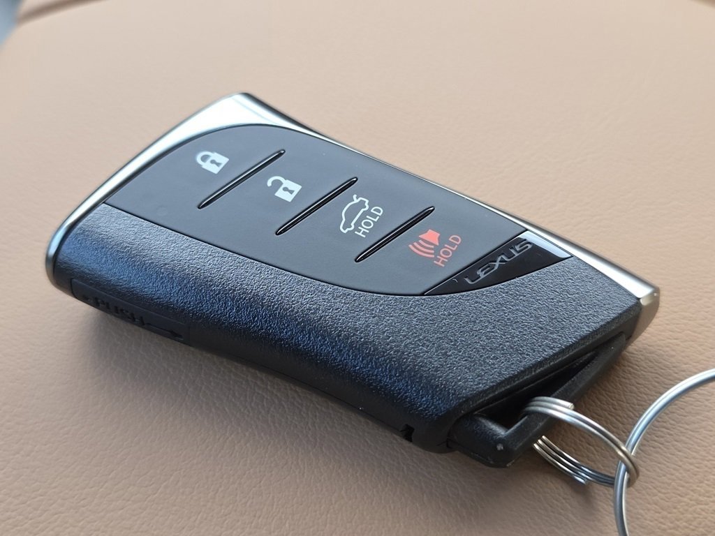 New 2025 Lexus ES 350 Ultra Luxury image 40