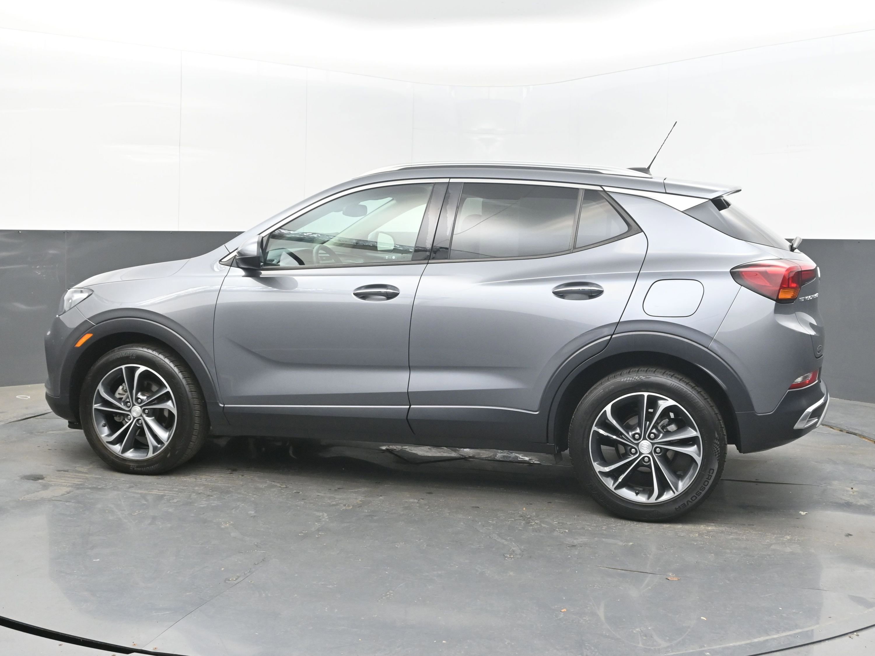 Used 2020 Buick Encore GX Essence image 5