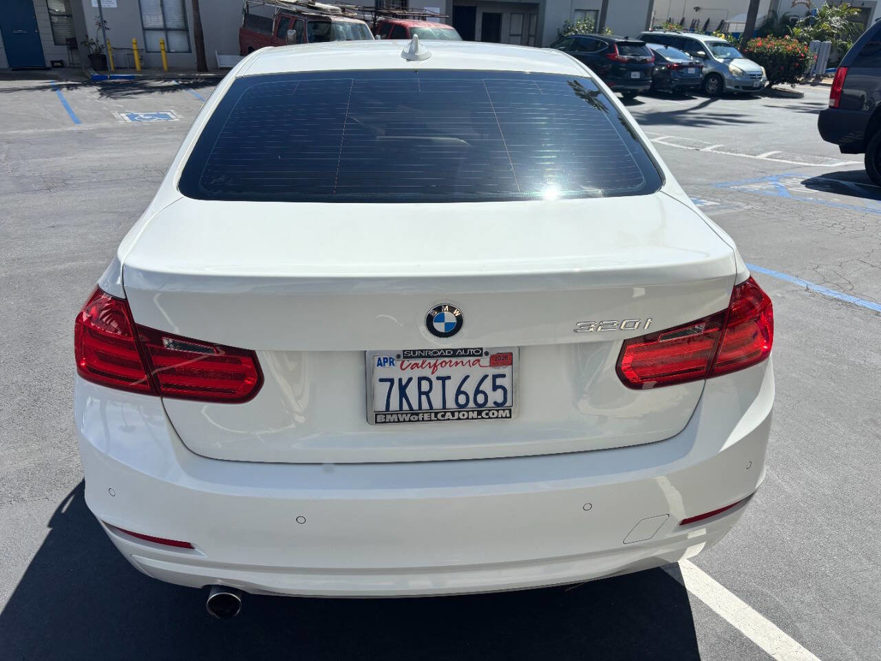 Used 2015 BMW 320i Sedan RWD image 4