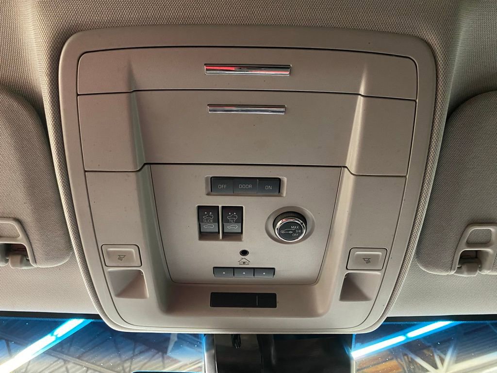 Used 2019 Chevrolet Suburban Premier image 33