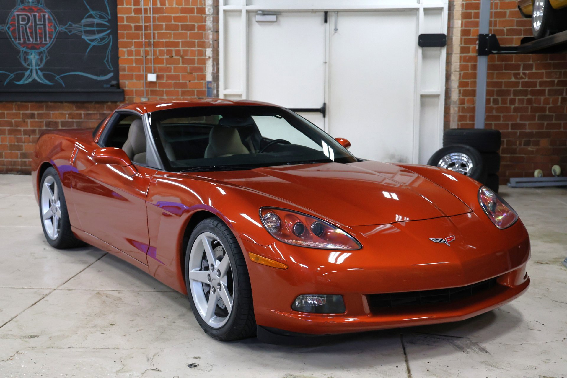 Used 2005 Chevrolet Corvette Coupe w/ Performance Handling Package image 3