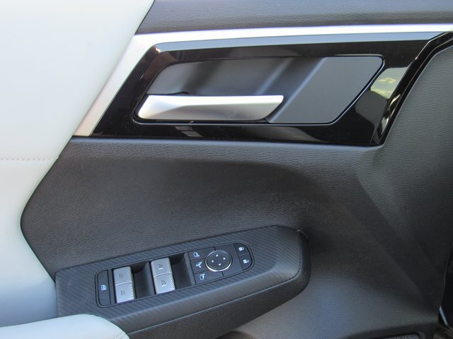 New 2026 Mitsubishi Outlander SE FWD image 11