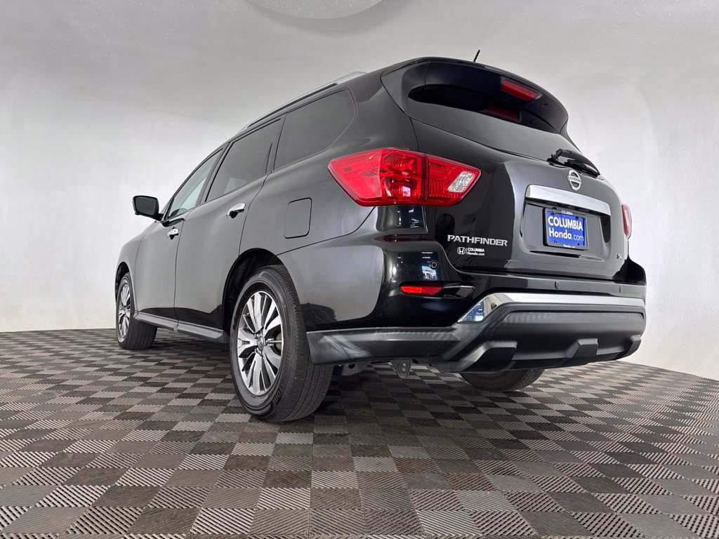 Used 2018 Nissan Pathfinder SL FWD image 12