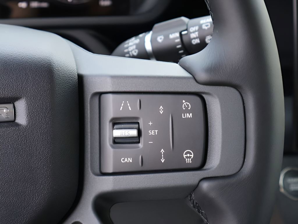New 2026 Land Rover Defender 110 X-Dynamic SE image 31