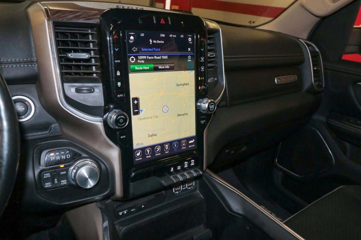 Used 2019 RAM 1500 Laramie AWD/4WD image 22