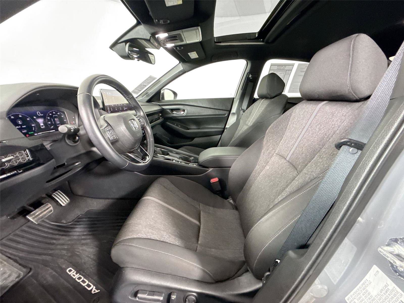 Used 2025 Honda Accord Sport image 3