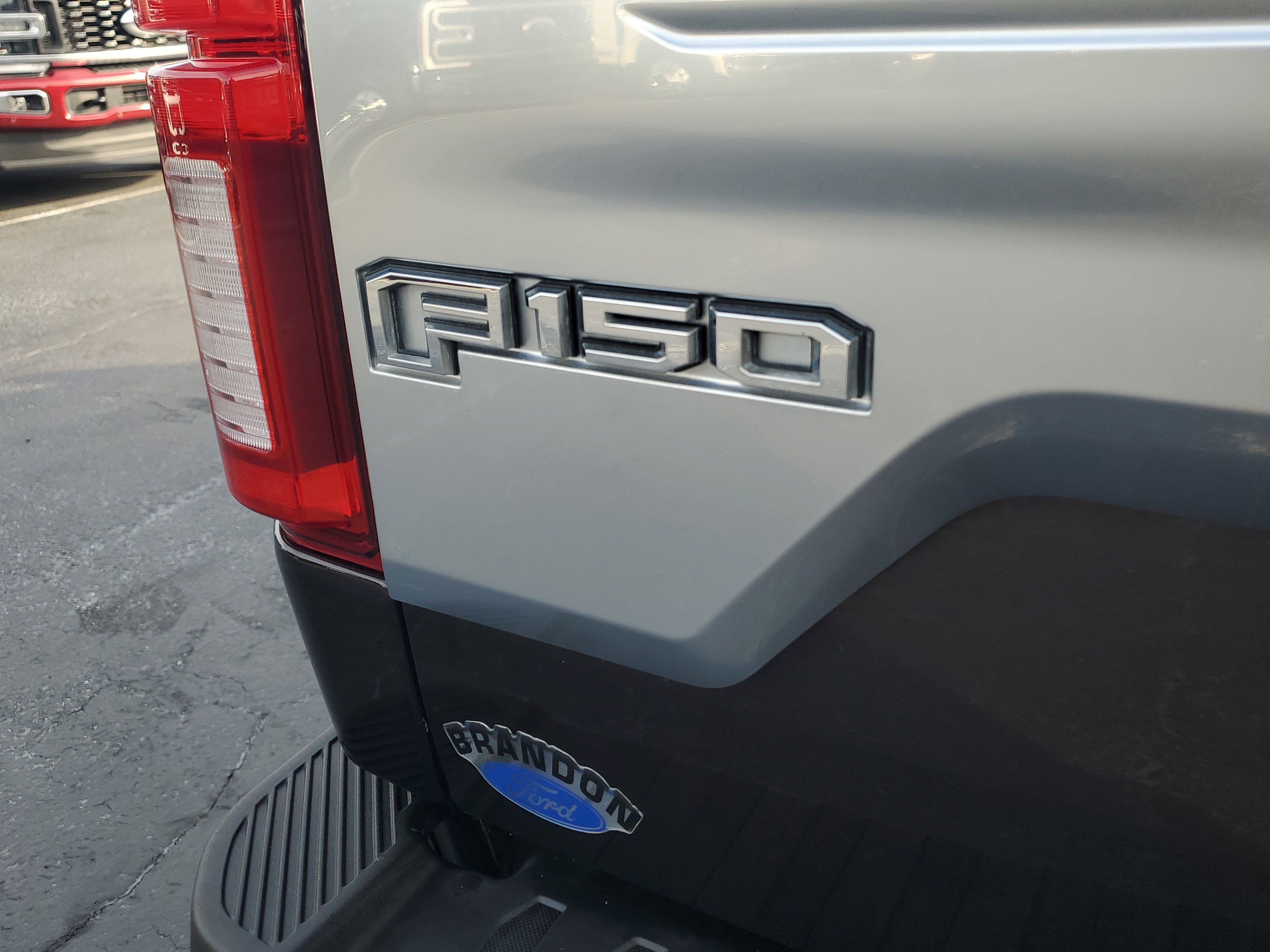 Used 2018 Ford F150 Platinum w/ Equipment Group 701A Luxury image 9