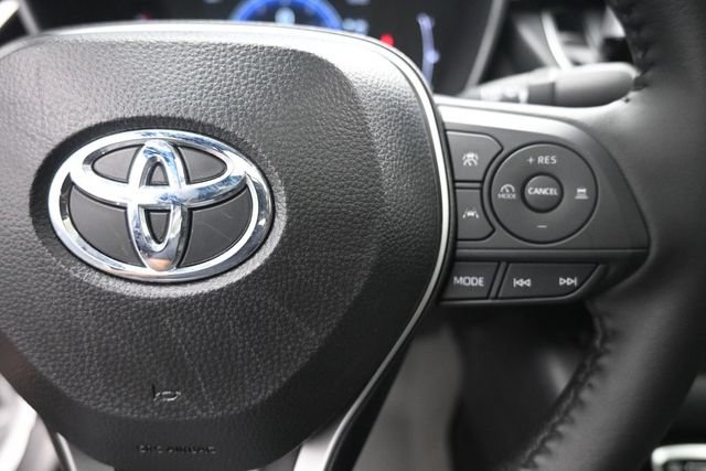 Used 2025 Toyota Corolla XSE FWD image 14