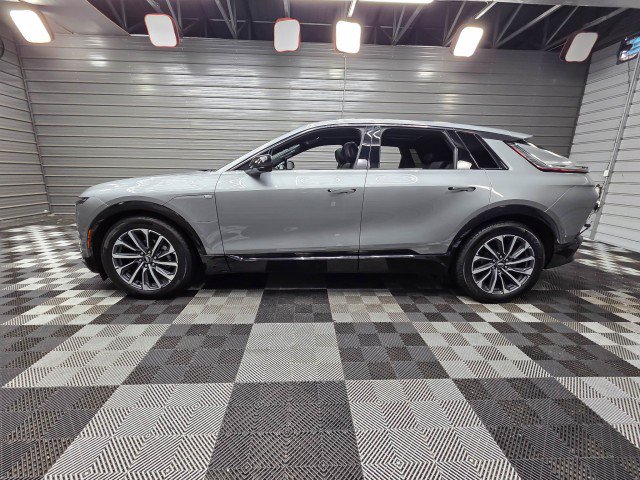 Used 2024 Cadillac Lyriq Sport AWD/4WD image 8