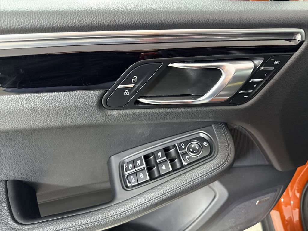 Certified 2023 Porsche Macan S image 34