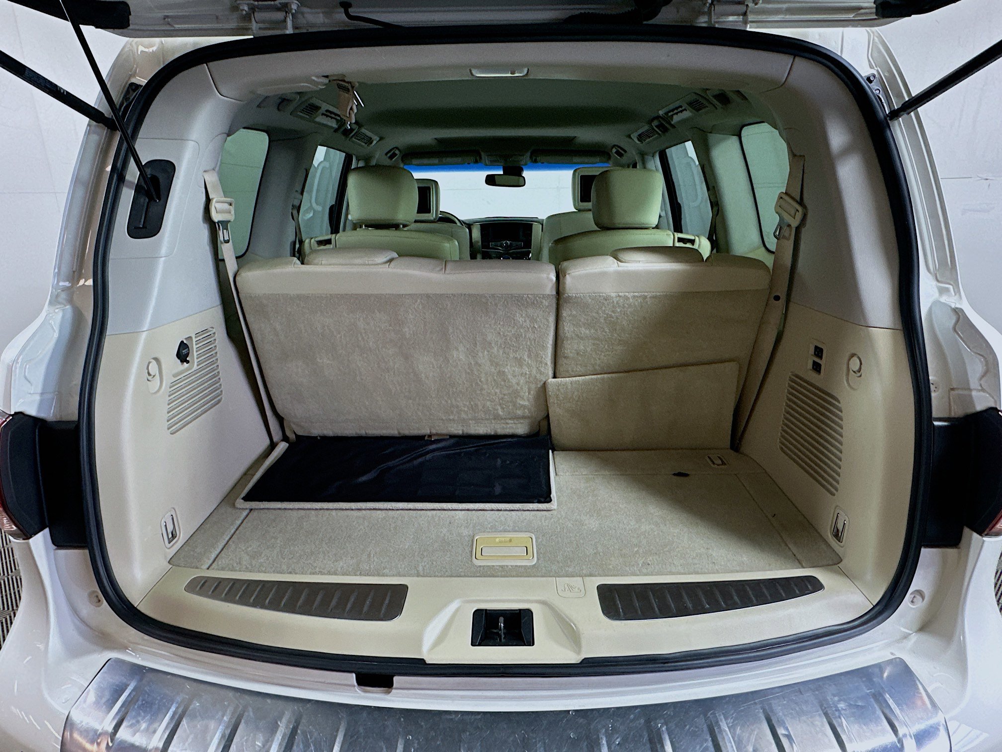 Used 2015 INFINITI QX80 Luxe w/ 22" Wheel Package image 29