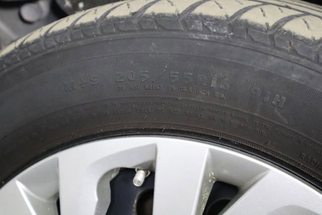 Used 2018 Toyota Corolla LE image 37