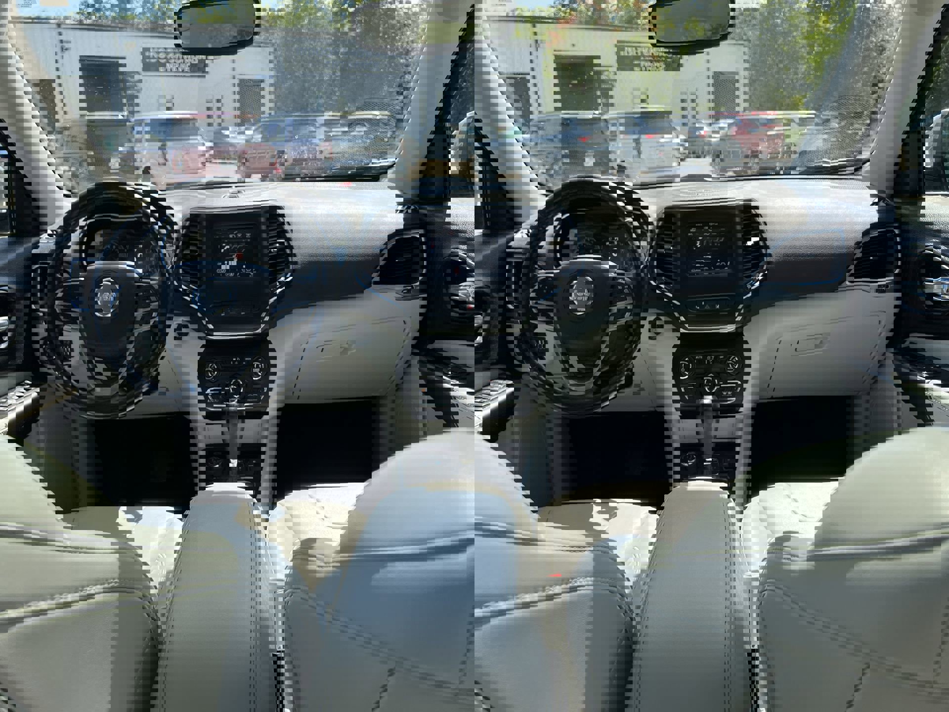 Used 2021 Jeep Cherokee Latitude Plus w/ Sun & Sound Group image 20