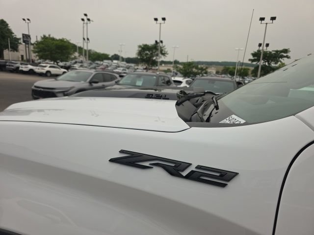 New 2026 Chevrolet Silverado 1500 ZR2 w/ Dark Appearance Package AWD/4WD image 13