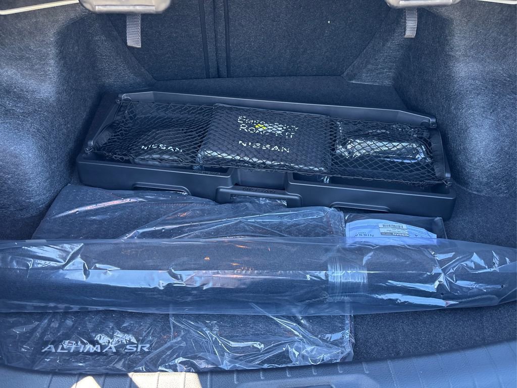 New 2025 Nissan Altima 2.5 SR image 11