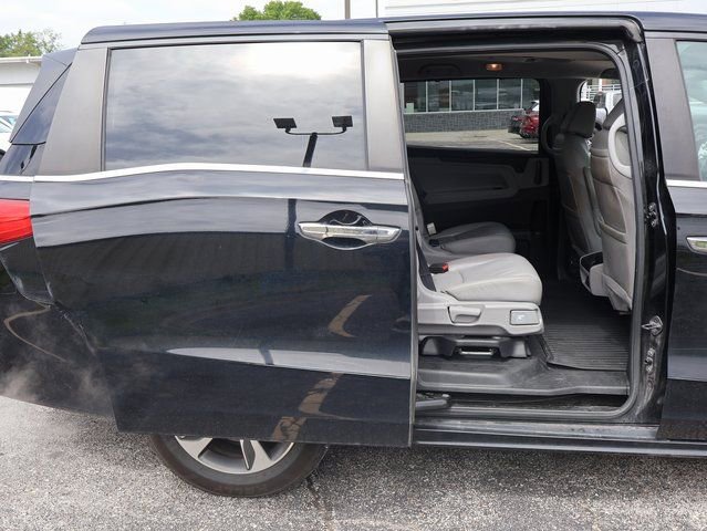 Used 2018 Honda Odyssey Touring image 12