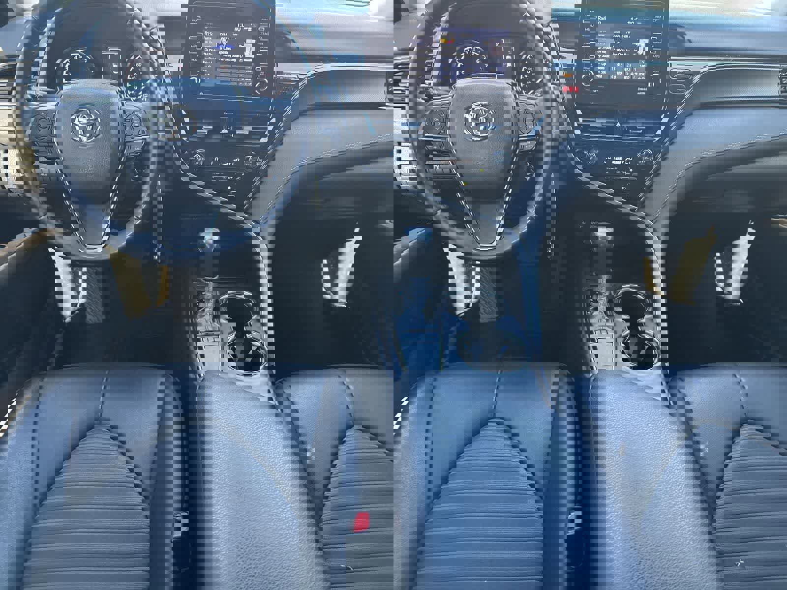 Used 2022 Toyota Camry SE image 15