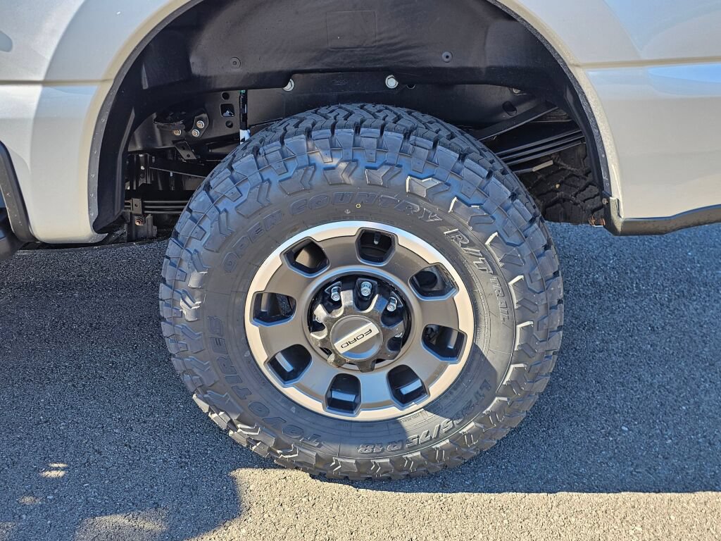 Certified 2024 Ford F350 Platinum w/ Tremor Off-Road Package AWD/4WD image 11