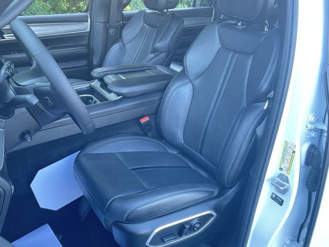 Used 2025 Jeep Wagoneer Series II AWD/4WD image 19