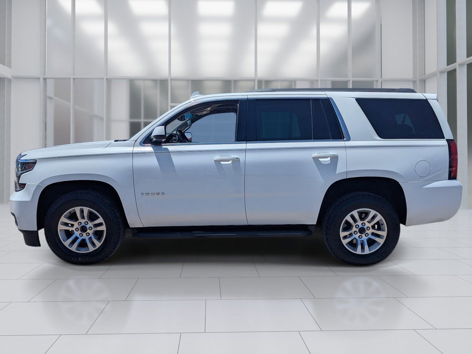 Used 2019 Chevrolet Tahoe LS AWD/4WD image 2