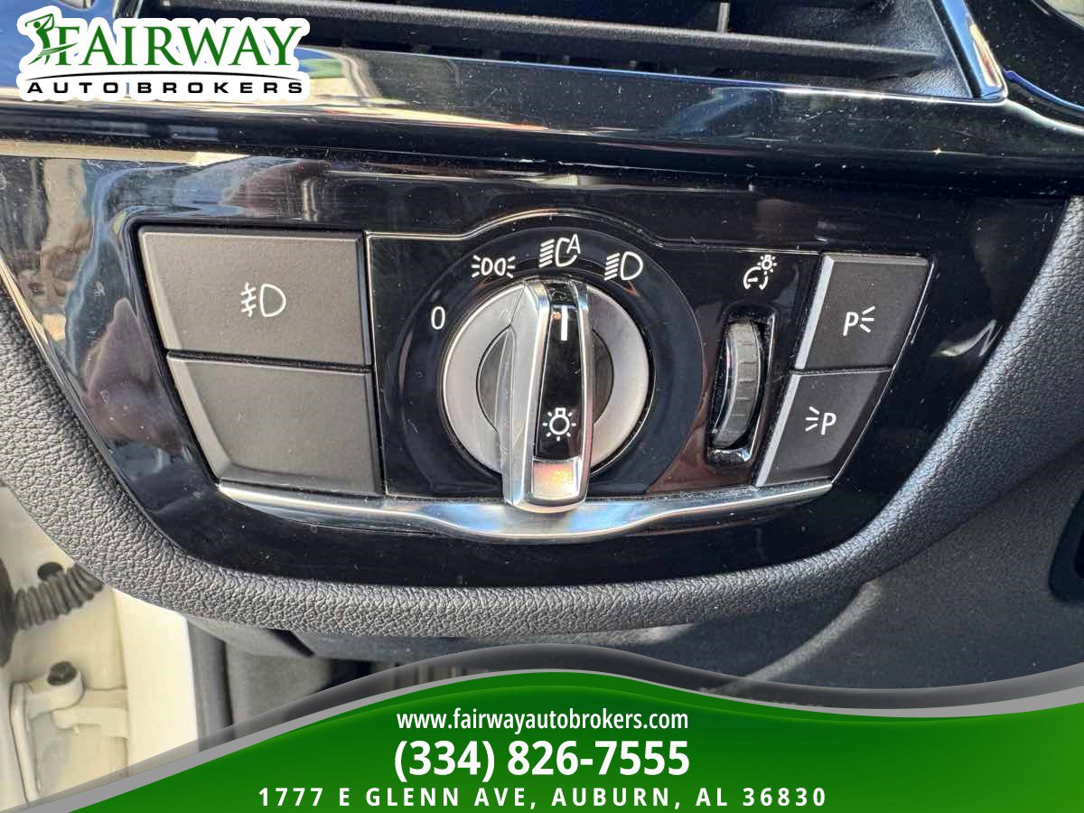 Used 2018 BMW 530i xDrive AWD/4WD image 16