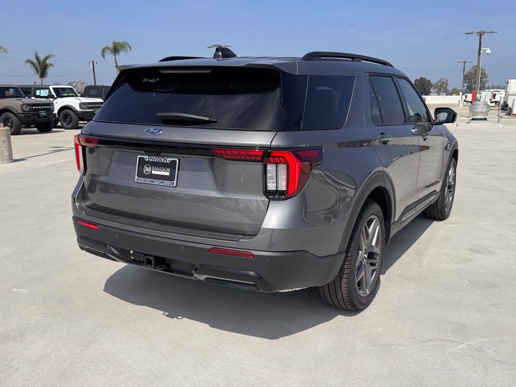 New 2026 Ford Explorer ST-Line w/ ST-Line Street Pack image 12