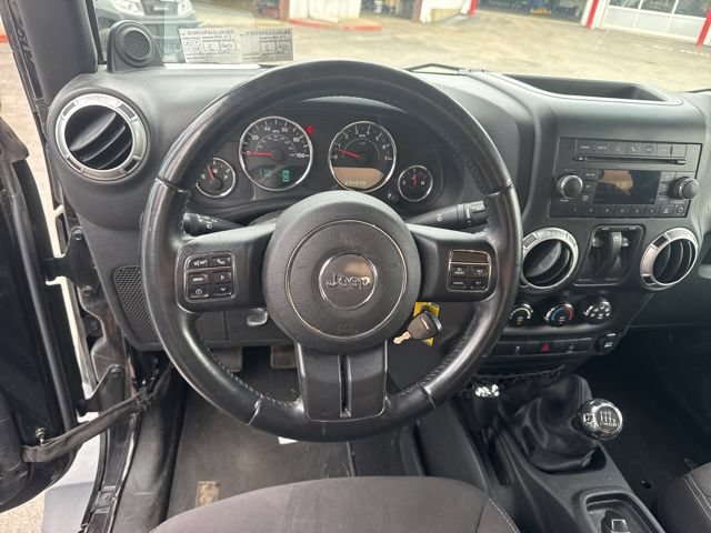 Used 2013 Jeep Wrangler Sahara w/ Connectivity Group AWD/4WD image 13